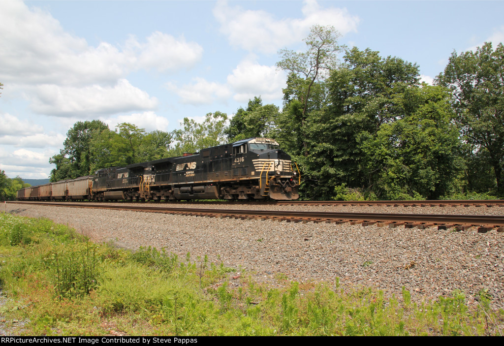 Norfolk Southern train 592 coming through Cove PA with 127 coal hoppers